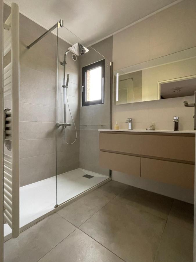 Domaine D'Ahmosis, modern 2 bedrooms refurbished apartment, f3 moderne fraichement rénové Le Cannet Exterior foto